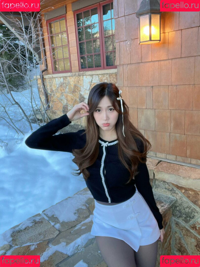 Yougelly Onlyfans Photo Gallery 