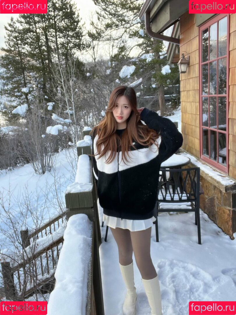 Yougelly Onlyfans Photo Gallery 