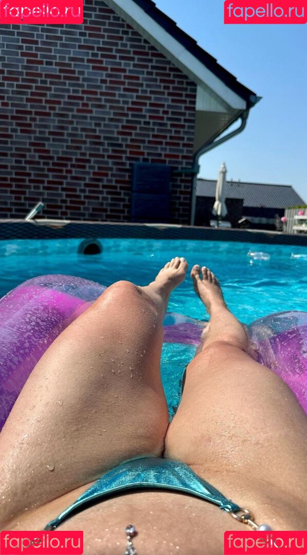 Doreen Zing Onlyfans Photo Gallery 