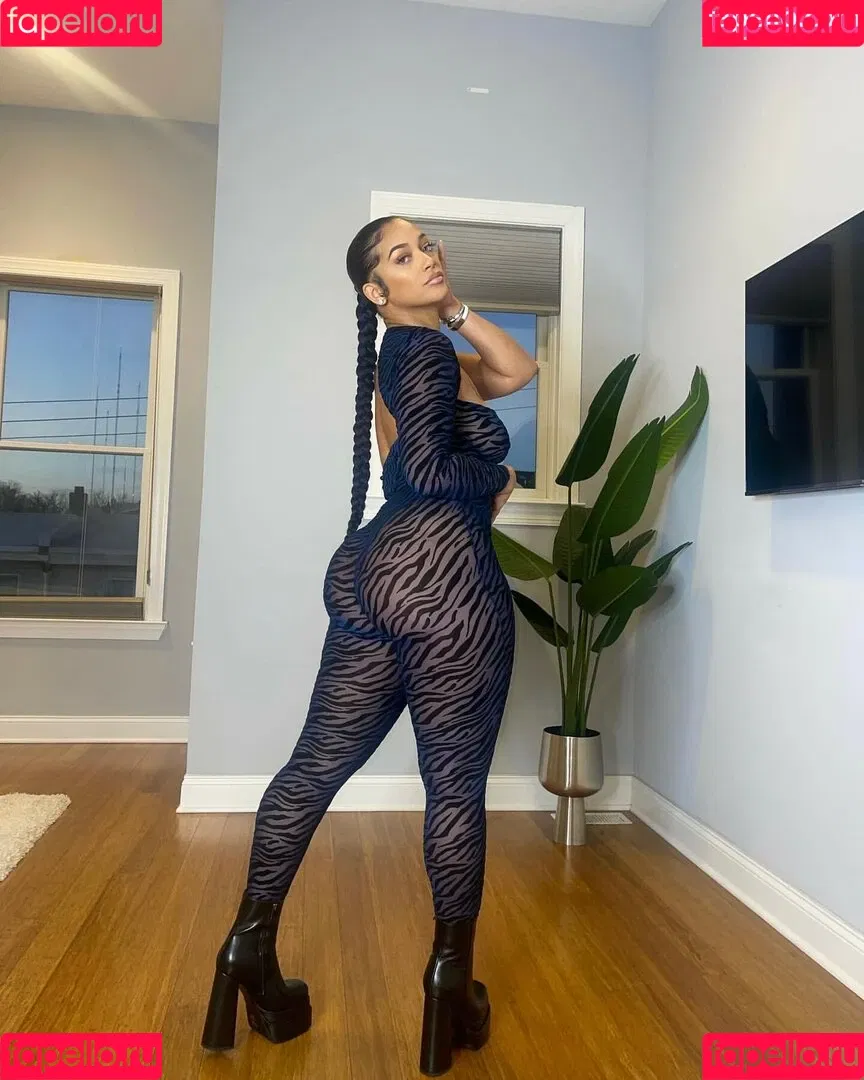 LovelyLesh Onlyfans Photo Gallery 