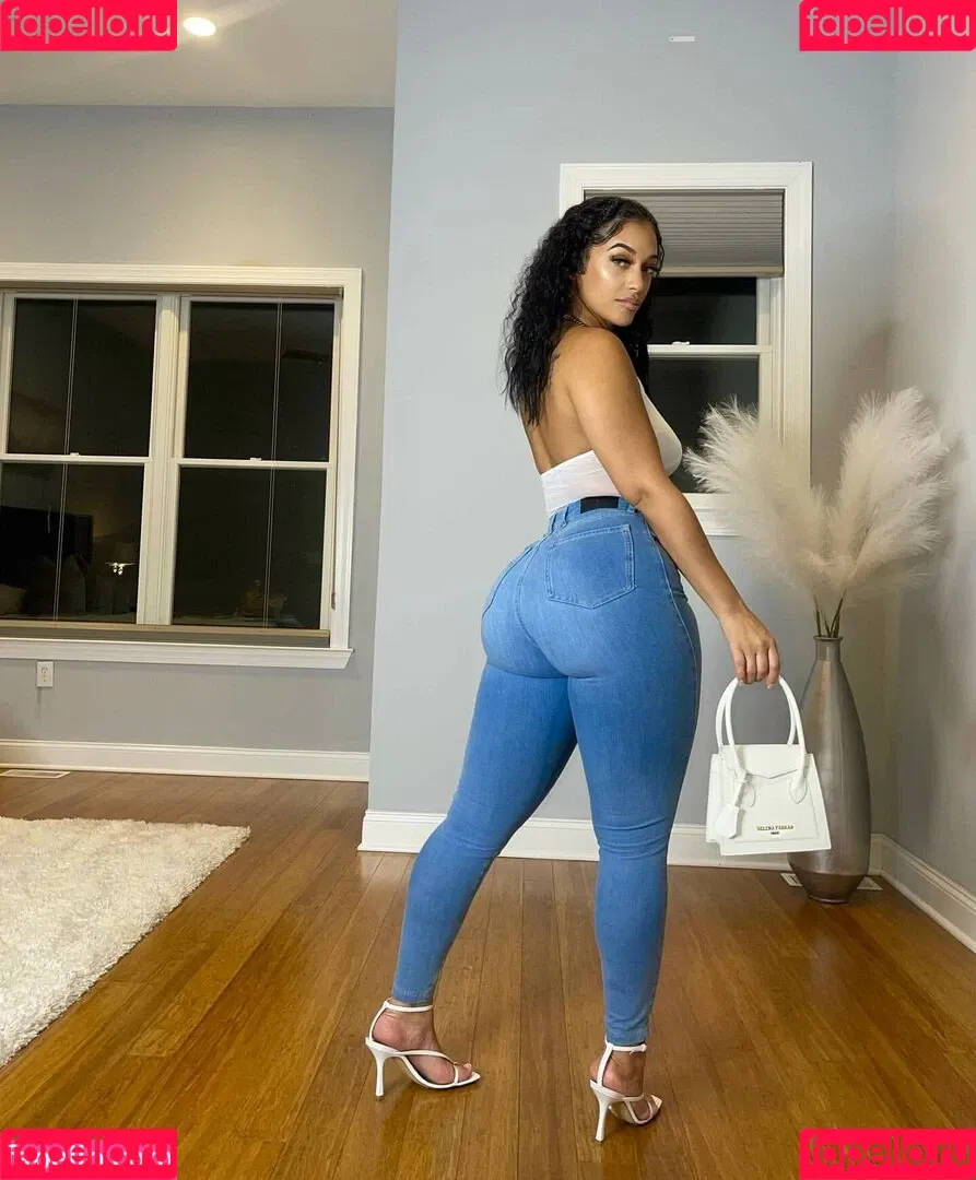 LovelyLesh Onlyfans Photo Gallery 