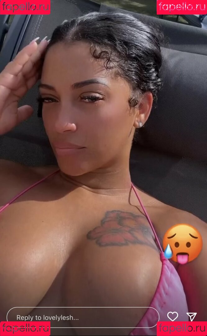 LovelyLesh Onlyfans Photo Gallery 