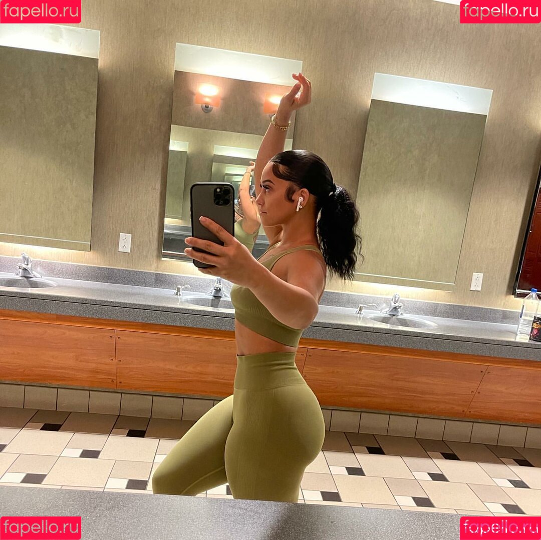 LovelyLesh Onlyfans Photo Gallery 