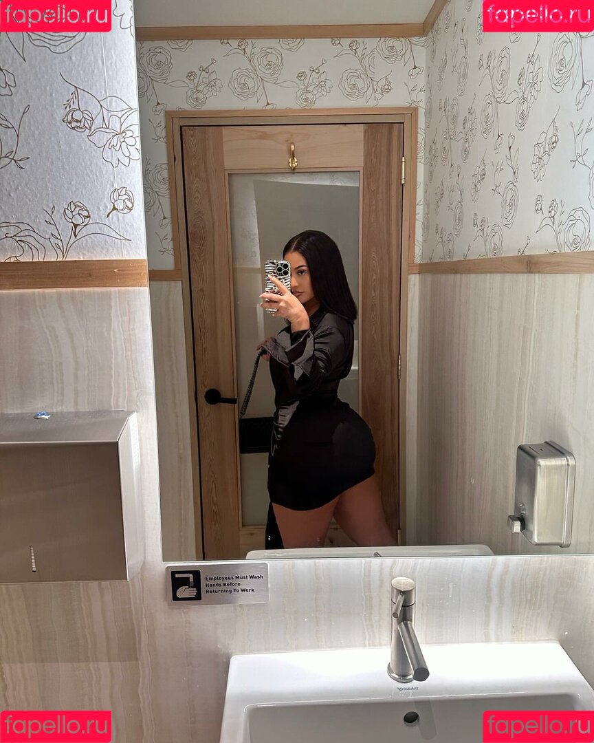 LovelyLesh Onlyfans Photo Gallery 