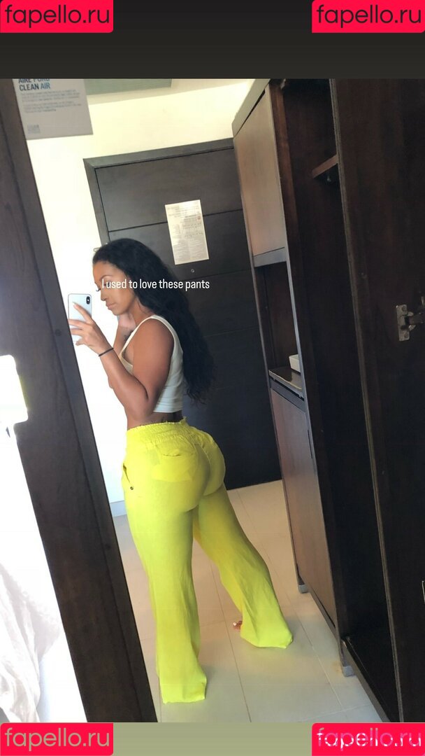 LovelyLesh Onlyfans Photo Gallery 