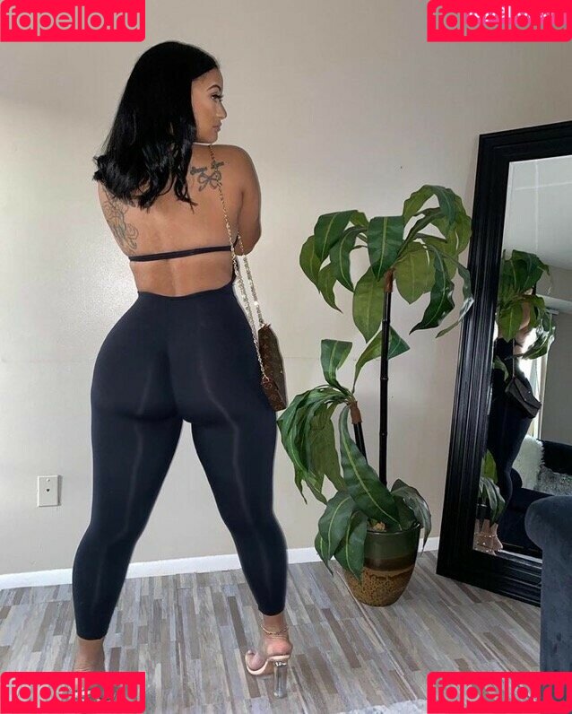 LovelyLesh Onlyfans Photo Gallery 