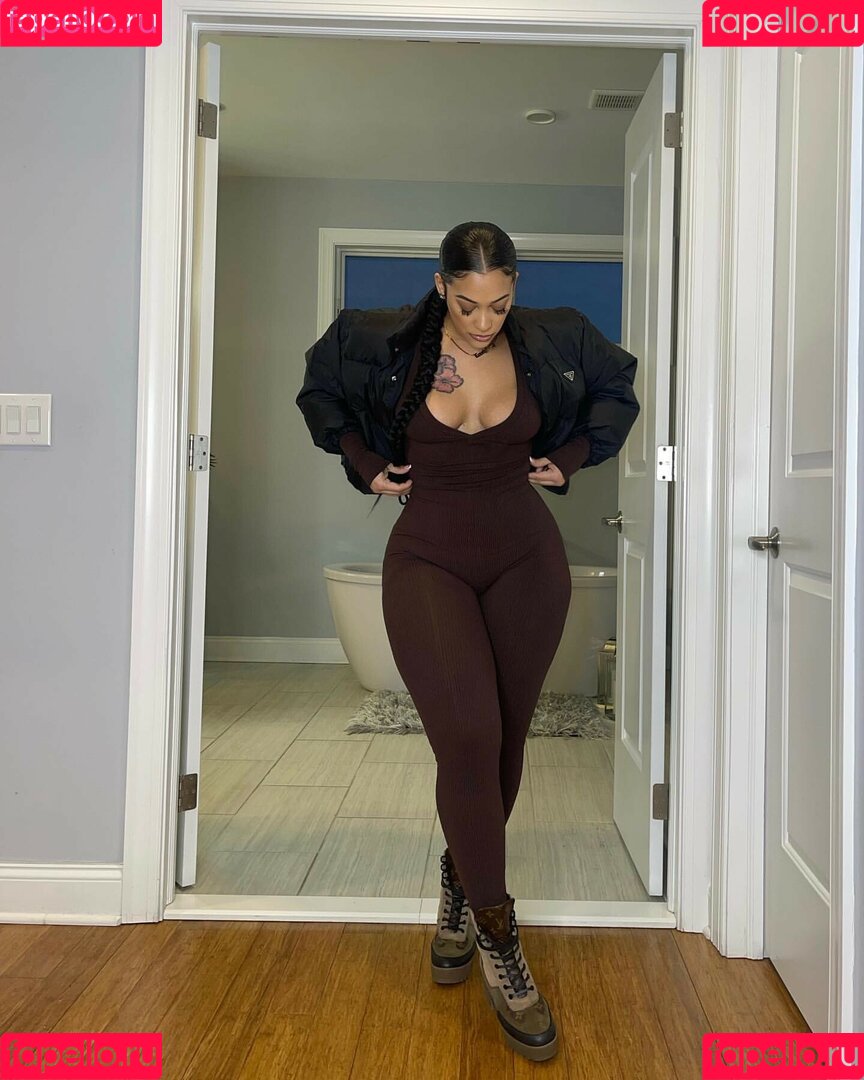 LovelyLesh Onlyfans Photo Gallery 