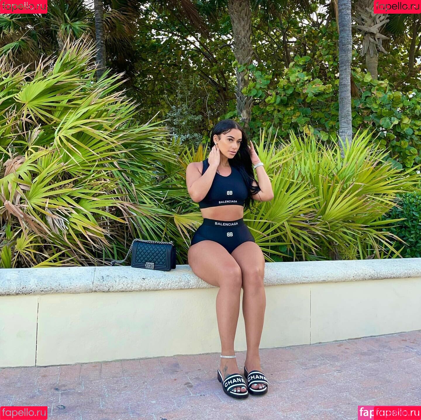 LovelyLesh Onlyfans Photo Gallery 