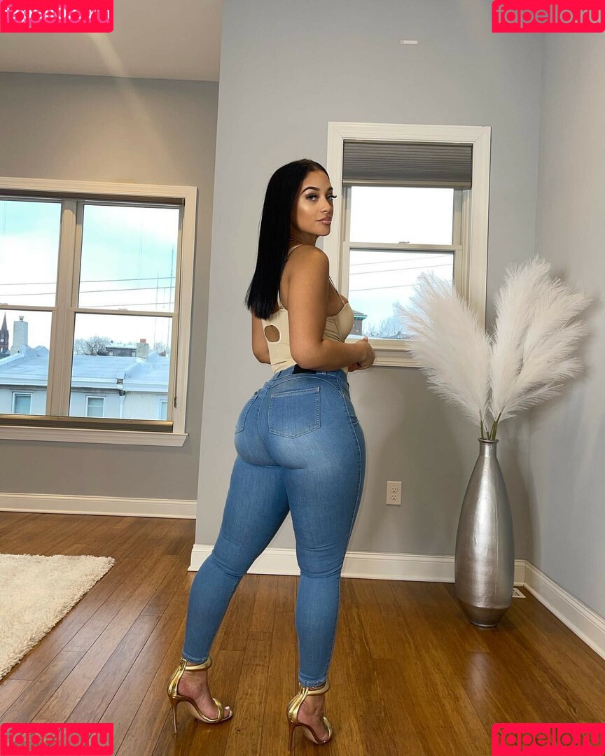 LovelyLesh Onlyfans Photo Gallery 