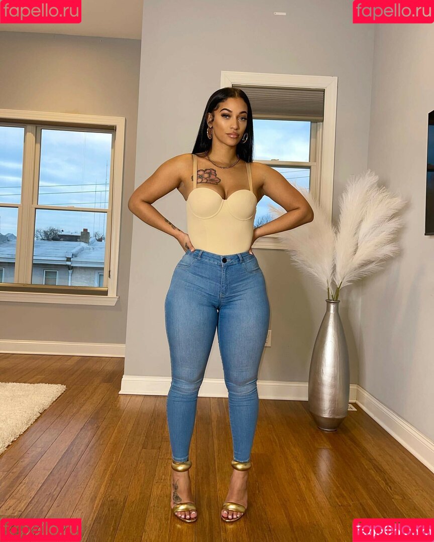 LovelyLesh Onlyfans Photo Gallery 