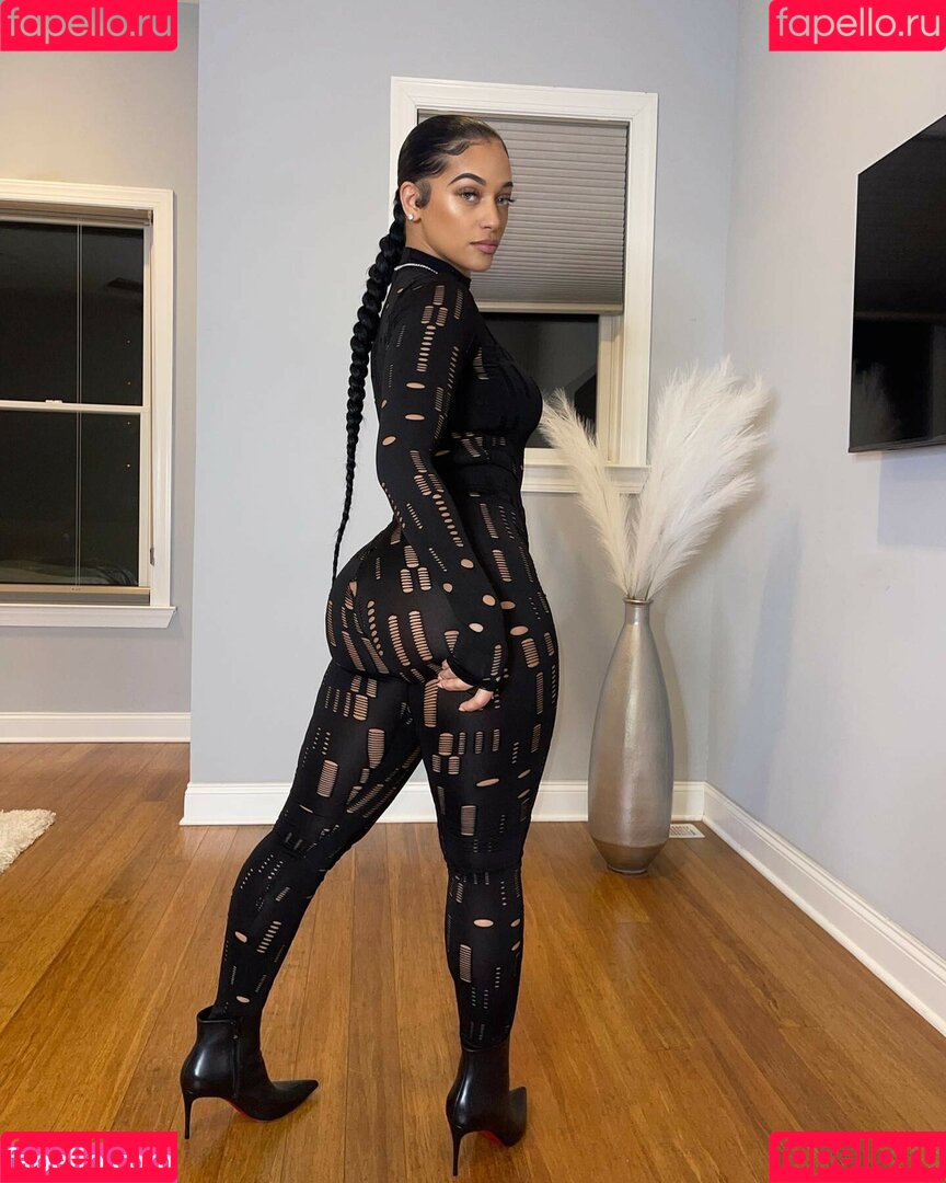 LovelyLesh Onlyfans Photo Gallery 