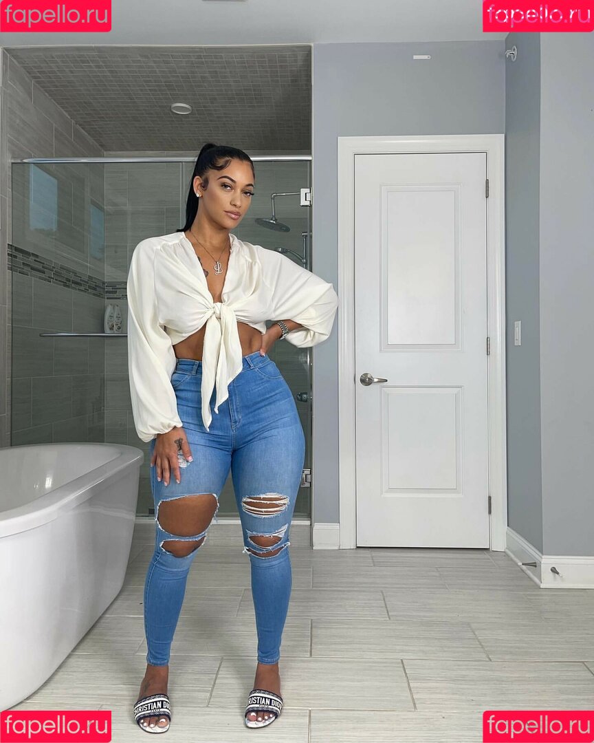 LovelyLesh Onlyfans Photo Gallery 