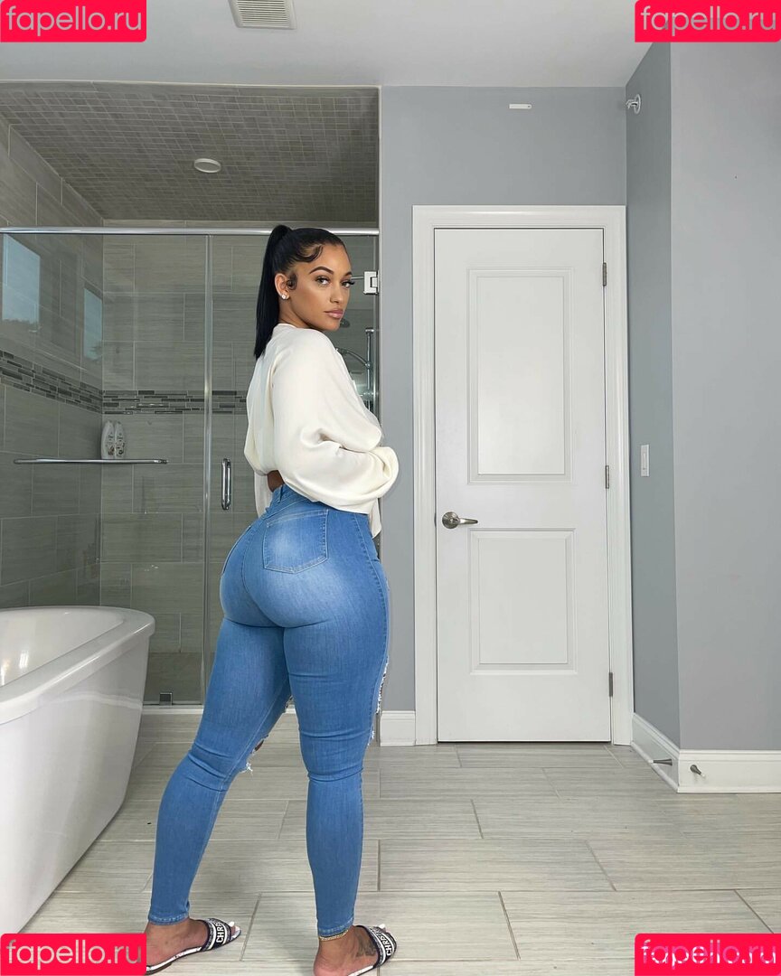 LovelyLesh Onlyfans Photo Gallery 