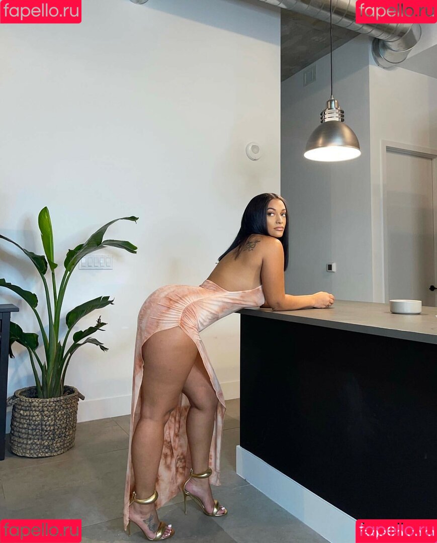 LovelyLesh Onlyfans Photo Gallery 