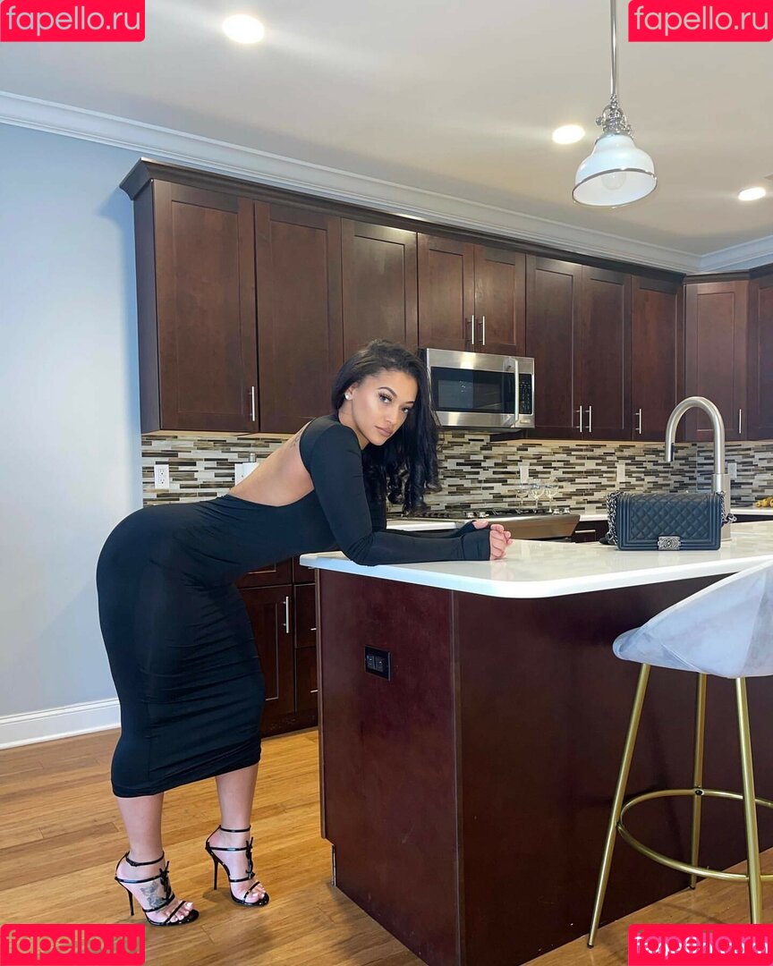 LovelyLesh Onlyfans Photo Gallery 