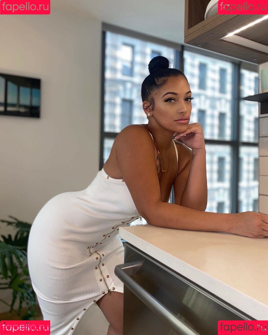 LovelyLesh Onlyfans Photo Gallery 