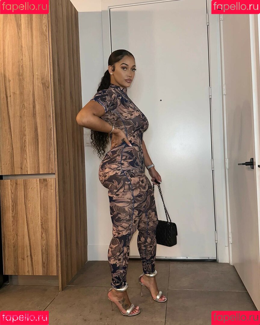 LovelyLesh Onlyfans Photo Gallery 