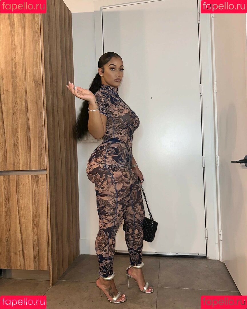 LovelyLesh Onlyfans Photo Gallery 