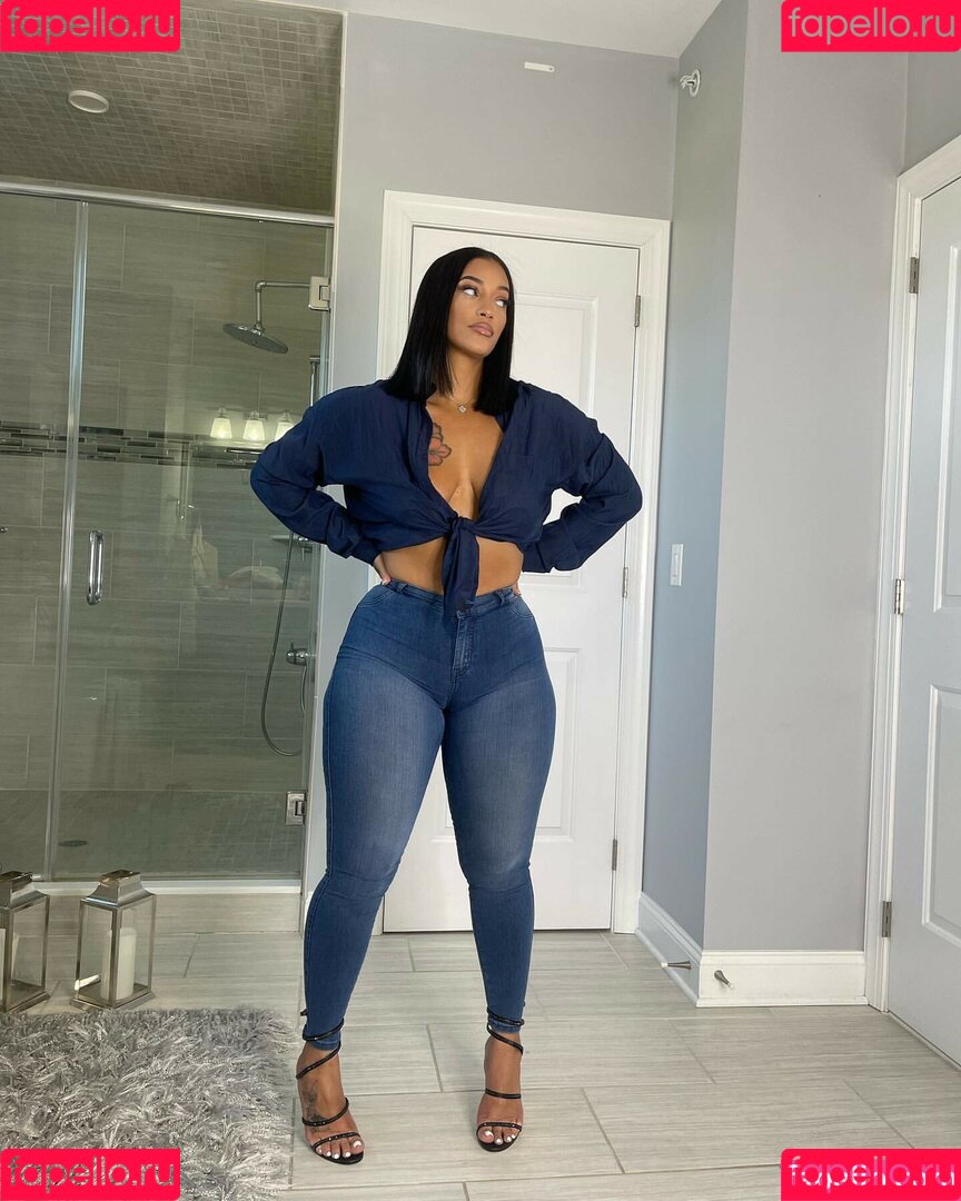 LovelyLesh Onlyfans Photo Gallery 