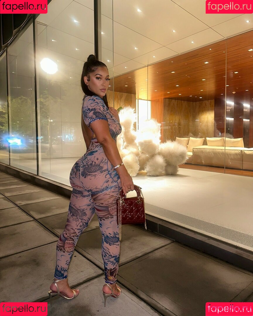 LovelyLesh Onlyfans Photo Gallery 