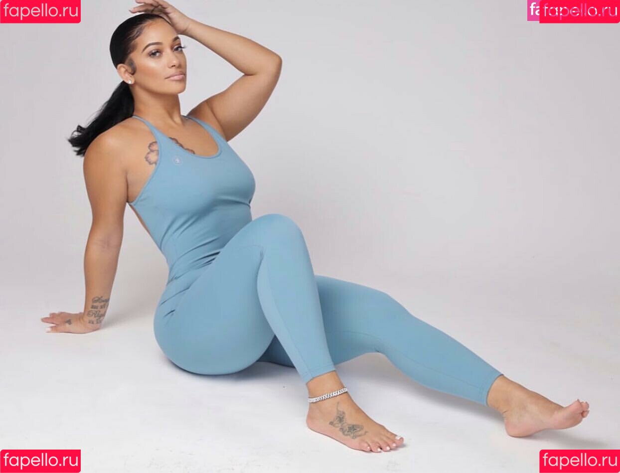 LovelyLesh Onlyfans Photo Gallery 