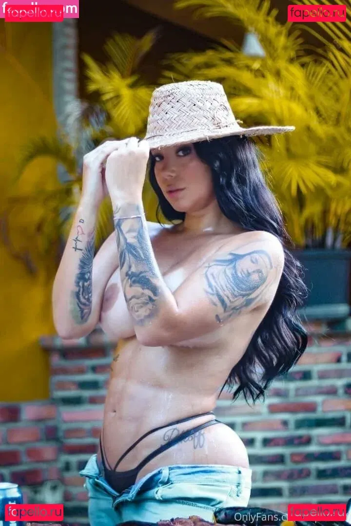 Carolina Petkoff Onlyfans Photo Gallery 