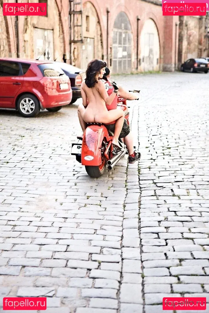 tess lyndon Onlyfans Photo Gallery 