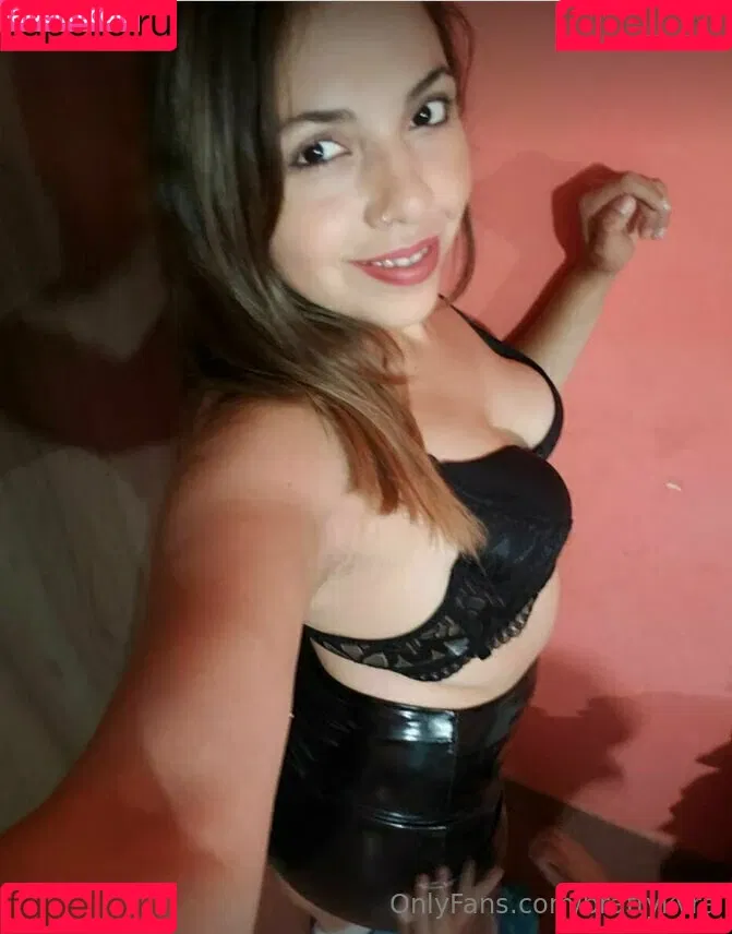 brattykyra Onlyfans Photo Gallery 
