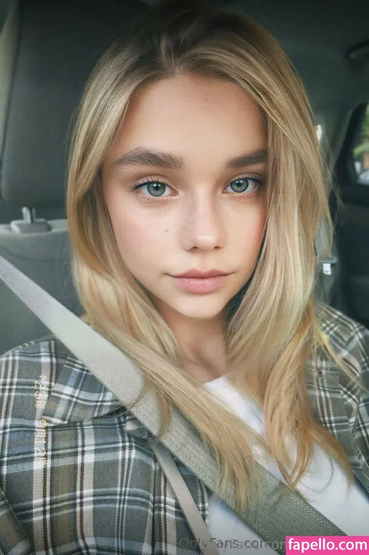 brattykyra Onlyfans Photo Gallery 