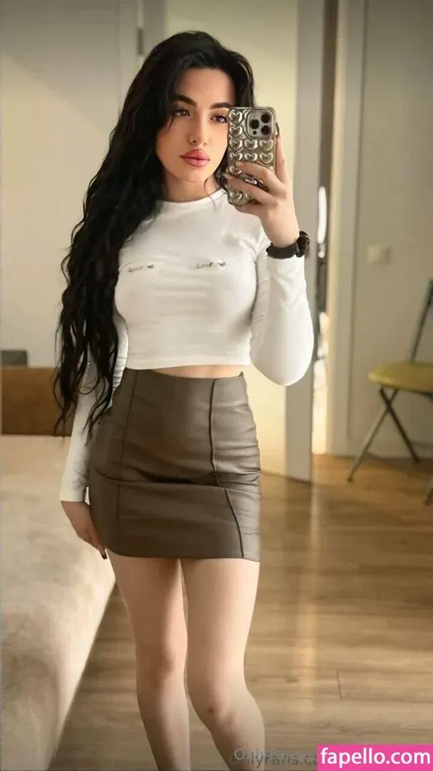 brattykyra Onlyfans Photo Gallery 