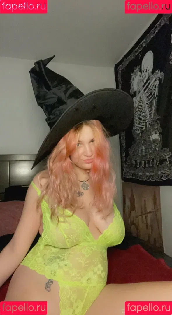 urokogal Onlyfans Photo Gallery 