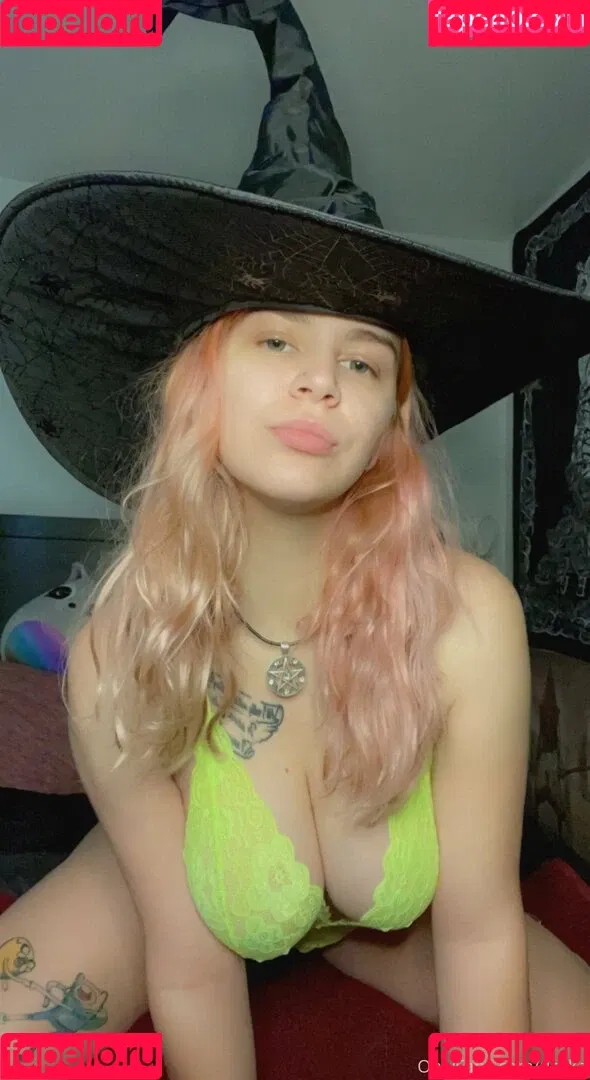 urokogal Onlyfans Photo Gallery 