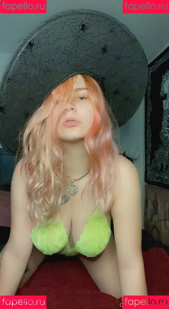 urokogal Onlyfans Photo Gallery 