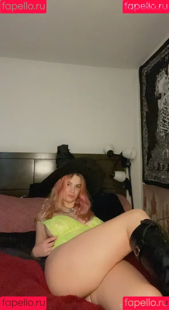 urokogal Onlyfans Photo Gallery 