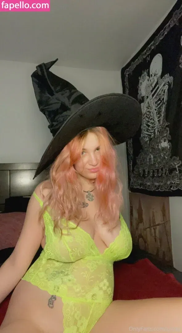 urokogal Onlyfans Photo Gallery 