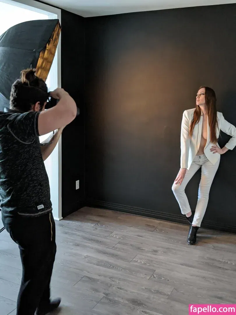 CrystAAHHL Onlyfans Photo Gallery 