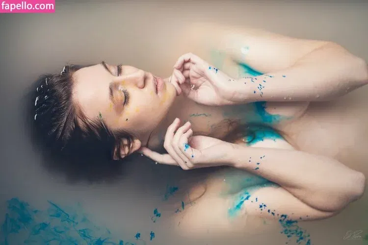 CrystAAHHL Onlyfans Photo Gallery 