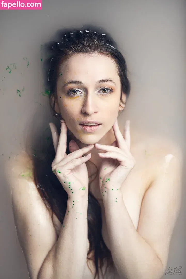 CrystAAHHL Onlyfans Photo Gallery 