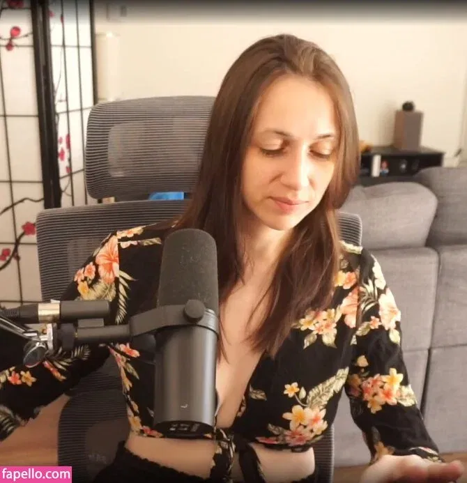 CrystAAHHL Onlyfans Photo Gallery 