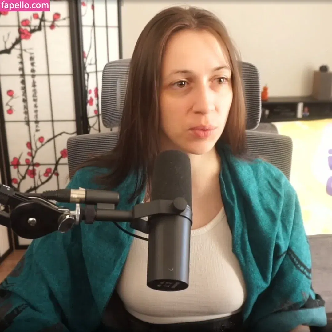 CrystAAHHL Onlyfans Photo Gallery 