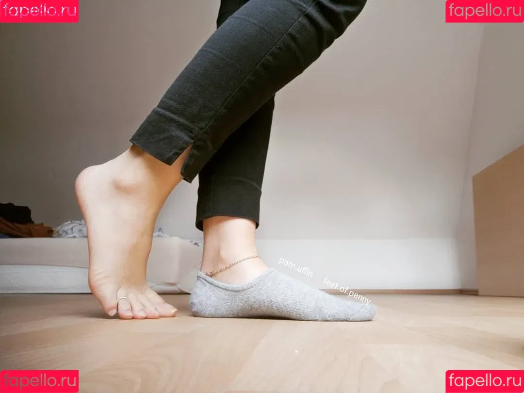 Feet of Penny Onlyfans Photo Gallery 