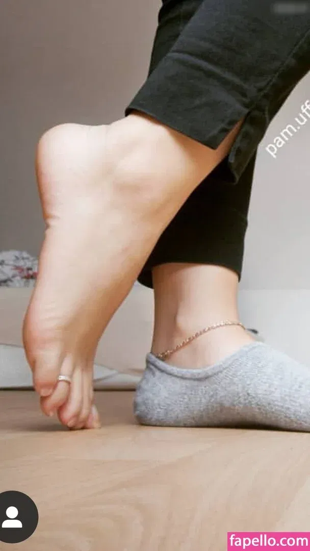 Feet of Penny Onlyfans Photo Gallery 