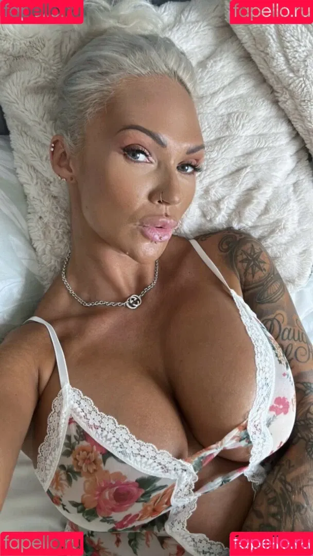Camilla Jayne Onlyfans Photo Gallery 