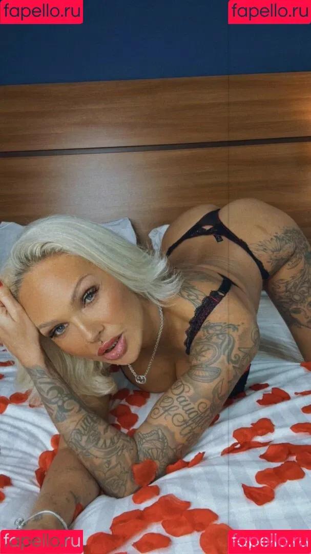 Camilla Jayne Onlyfans Photo Gallery 