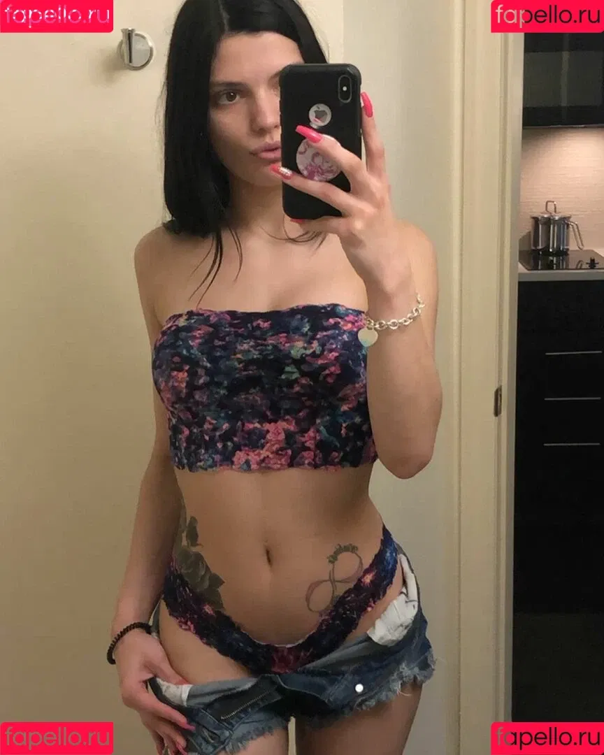 Sadie Blake Onlyfans Photo Gallery 
