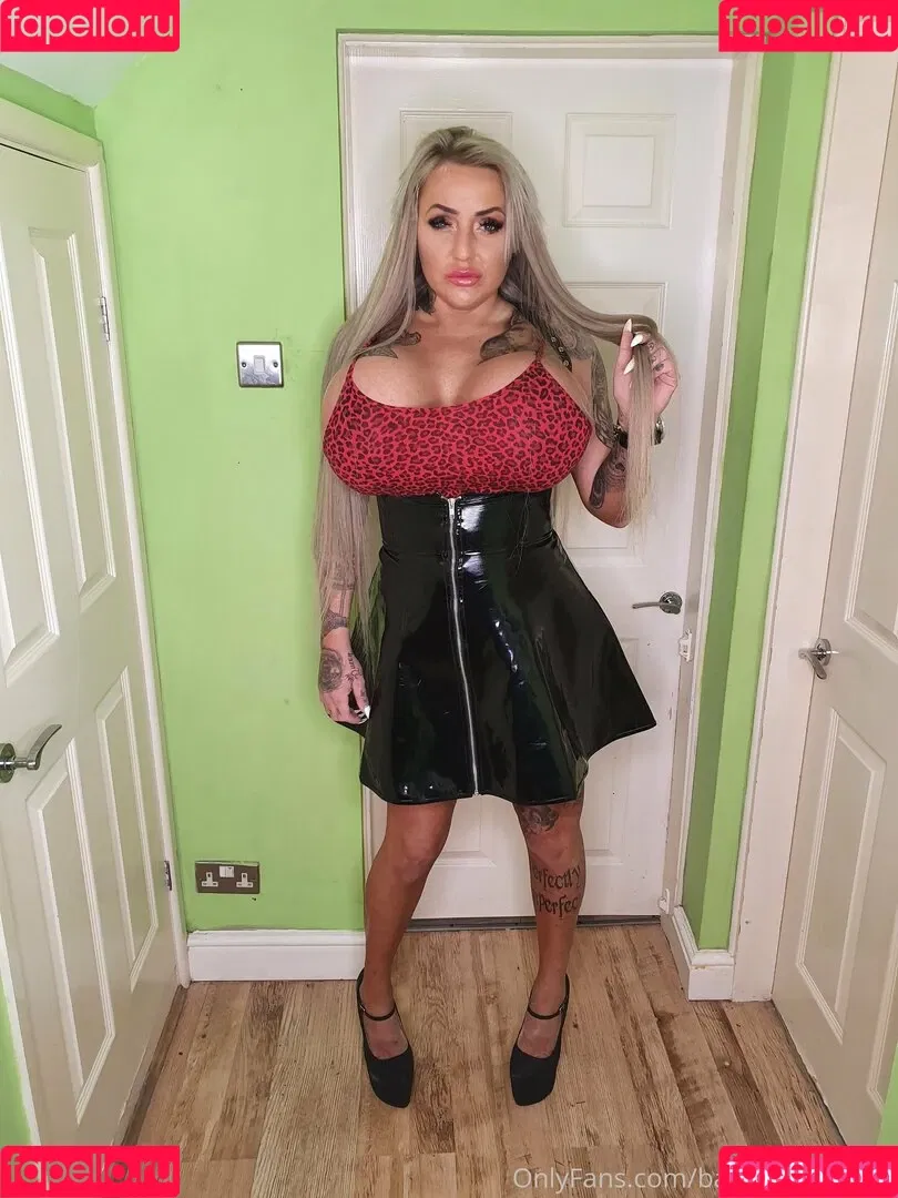bigbustyblondeuk Onlyfans Photo Gallery 