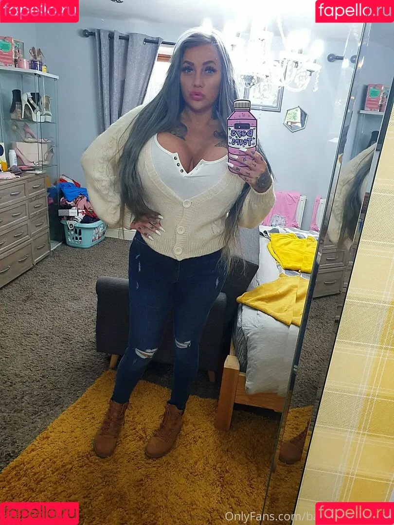 bigbustyblondeuk Onlyfans Photo Gallery 