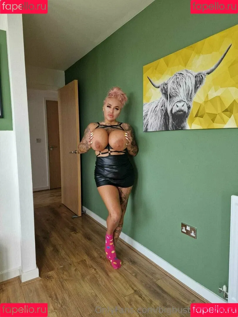 bigbustyblondeuk Onlyfans Photo Gallery 