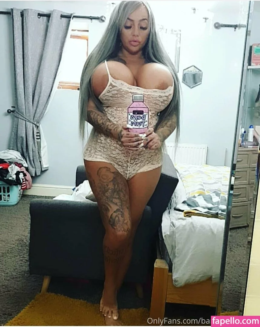 bigbustyblondeuk Onlyfans Photo Gallery 