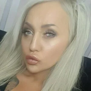 bigbustyblondeuk Onlyfans Photo Gallery 